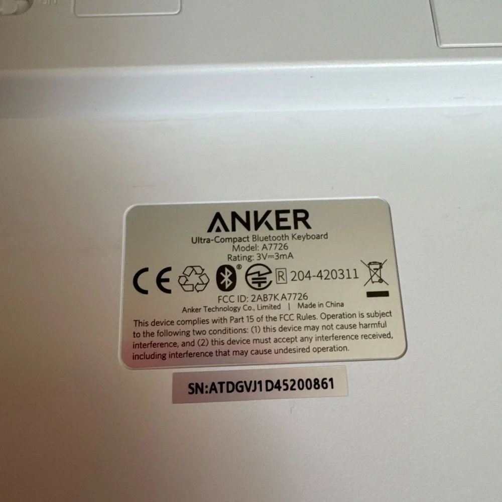 Wireless Anker White Keyboard
